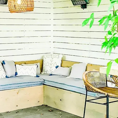 De Zuidhoek Holiday home *